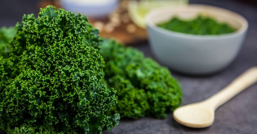 Aporta más calcio que los lácteos. Contiene vitaminas y minerales. Es fuente de fibra, omega-3, proteína y aminoácidos. Es rica en antioxidantes.