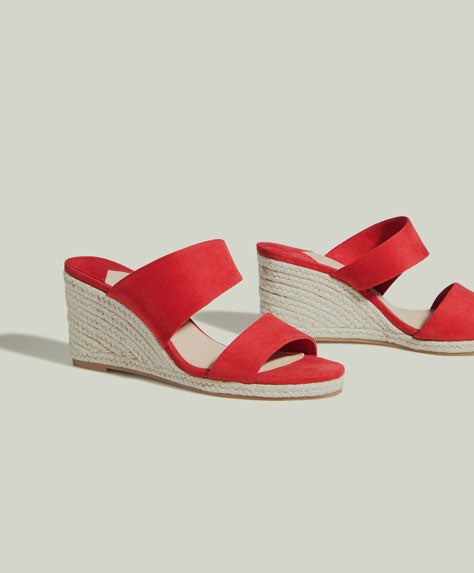 Cuñas yute con doble tira de Oysho: 27,99 euros.