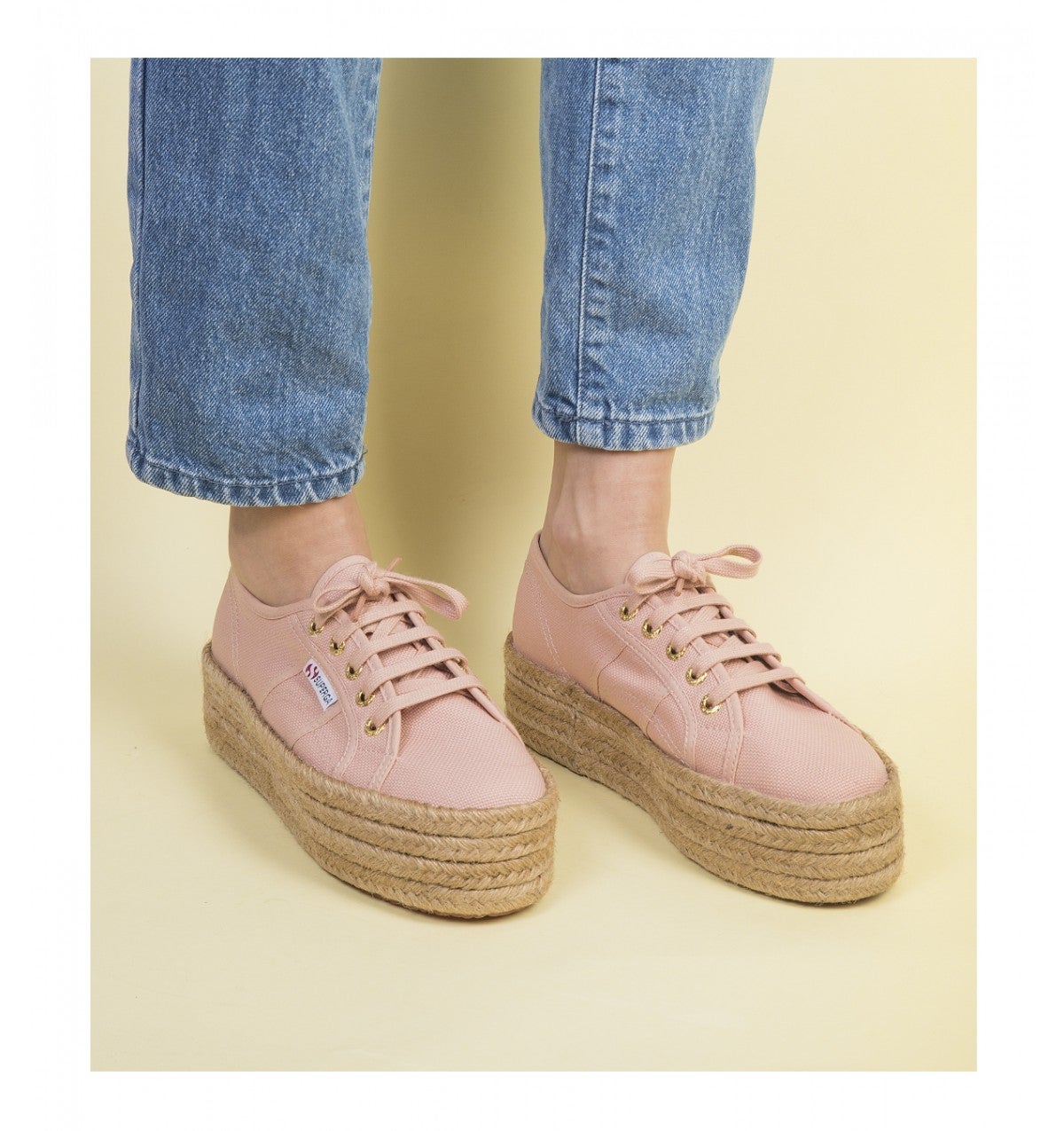 Sandalias de esparto con cuerdas y cerradas por la parte de de adelante de Alona Sandals: 85,95 euros.