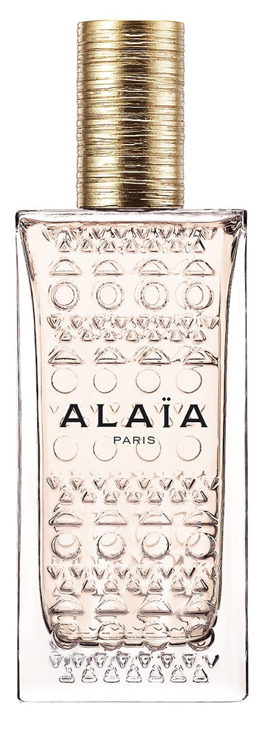 Alaïa Nude de Alaïa (90€) se funde con la piel como un vestido del modisto, con sus notas templadas de cedro, sándalo y haba tonka, contrastadas con la suavidad del cardamomo y el almizcle.