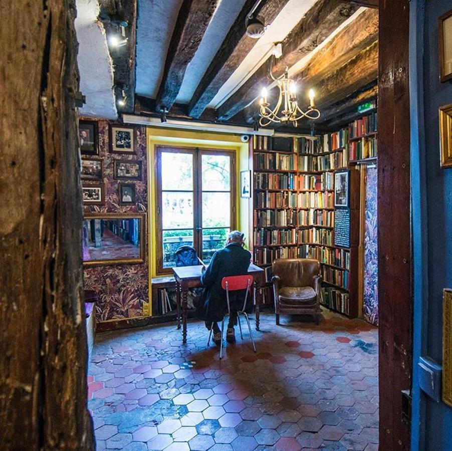 Shakespeare&Co., en la 37 Rue de la Bûcherie, en París.