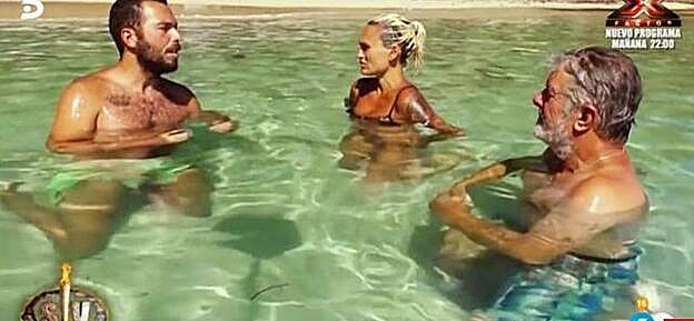 Alberto Isla, Isabel Castell y Francisco tienen muy buena relación dentro de la isla