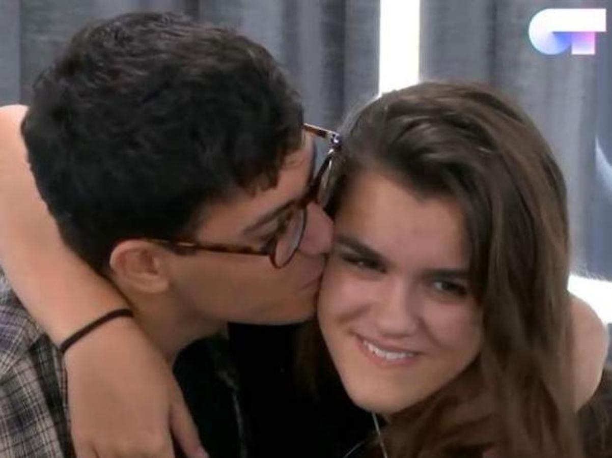 Alfred ha dejado momentos así de dulces y tiernos con su pareja, Amaia, desde que comenzaron a salir, el pasado otoño, tras conocerse en la Academia de 'OT 2017'.