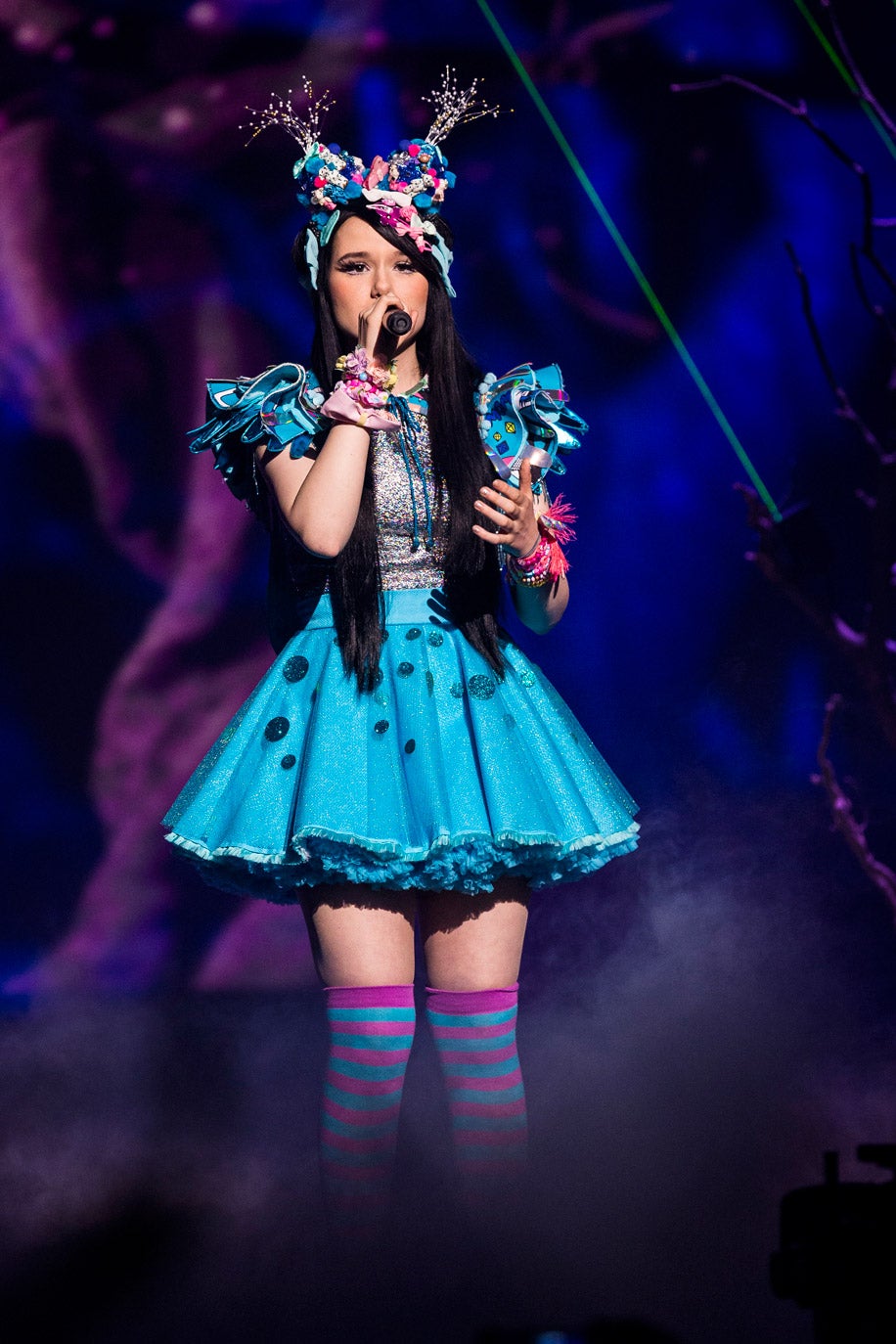 La cantante alemana Jamie Lee lleva un vestido perfecto para ir a una fiesta de carnavales, pero no para ir a cantar al Festival de Eurovisión.