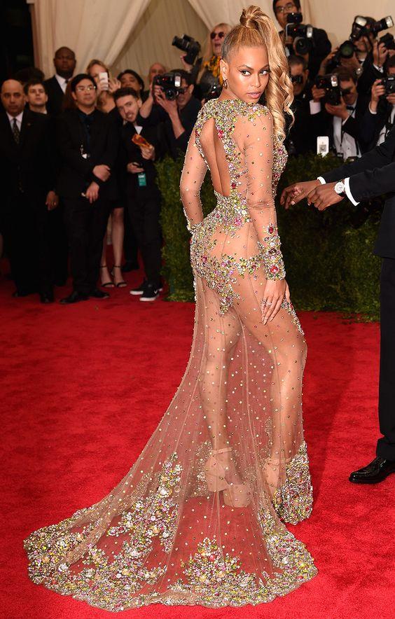 Beyoncé con un vestido de Givenchy, en 2015.