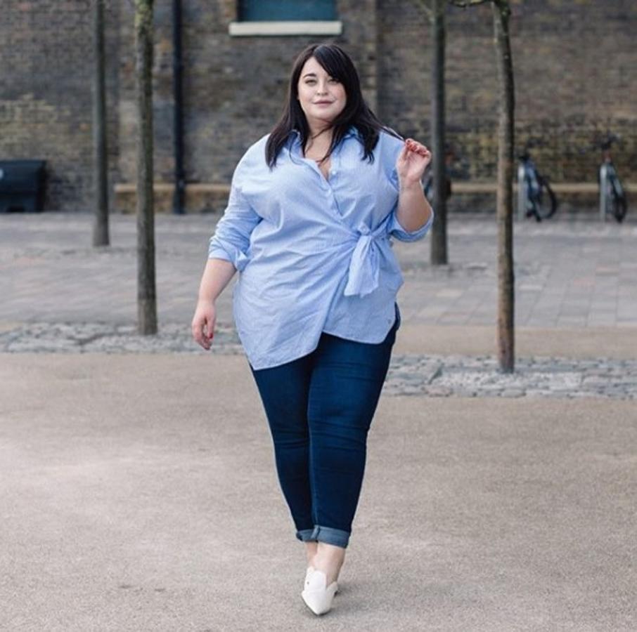 Danielle Vanier tiene más de 97 mil seguidores en su Instagram y con sus fotografías inspira a mujeres curvy a sentirse seguras y guapas con sus cuerpos reales. Las invita a buscar su propio estilo.