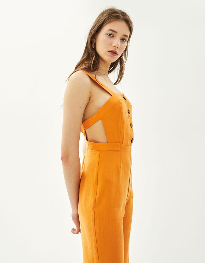 Mono largo de tirantes de Bershka: 25,99 euros.