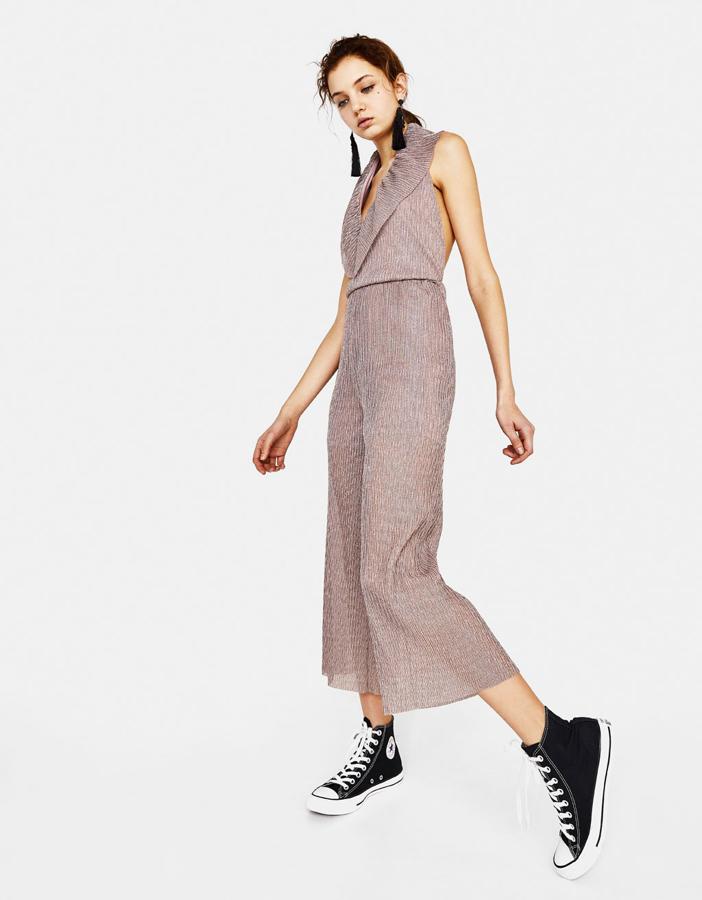 Mono plisado con volantes de Bershka: 25,19 euros.