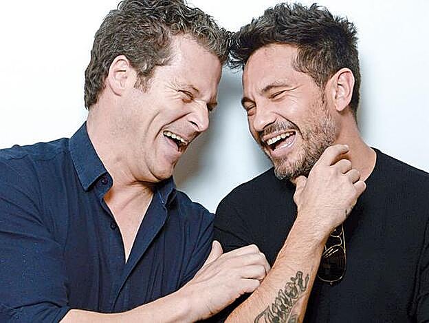 David de María y Jota Abril bromean durante la entrevista.