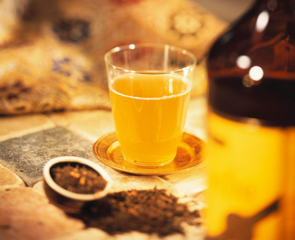 Té kombucha, es el té de la inmortalidad para la dinastía china. Se trata de una bebida fermentada a base de bacterias y levaduras denominadas SCOBY.