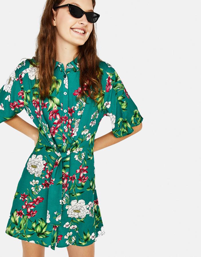 Estampado floral y lazo, 29,99 euros.