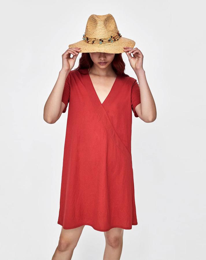 Minivestido cruzado, 15,95 euros.