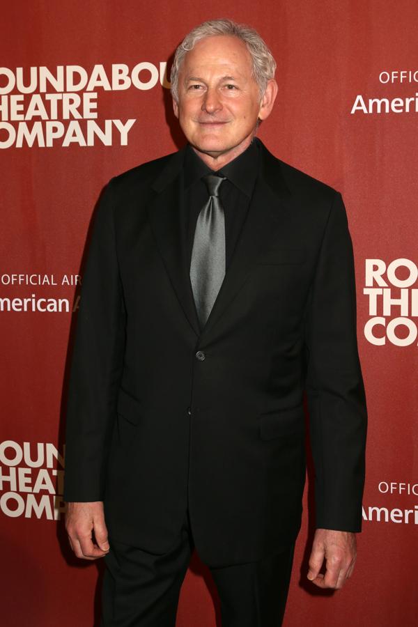 Tenía 11 años cuando le diagnosticaron  diabetes tipo 1  . "El peor sentimiento para cualquier niño es sentir que tu vida ha sido truncada por esta enfermedad", dijo el actor de Titanic en una entrevista a la revista People. "Se necesita una cura y, mientras la encuentran, dejar claro a los niños que la diabetes no te define". Garber se ha sumado a las celebrities que han dado visibilidad a esta enfermedad. Puedes ver su vídeo  aquí .