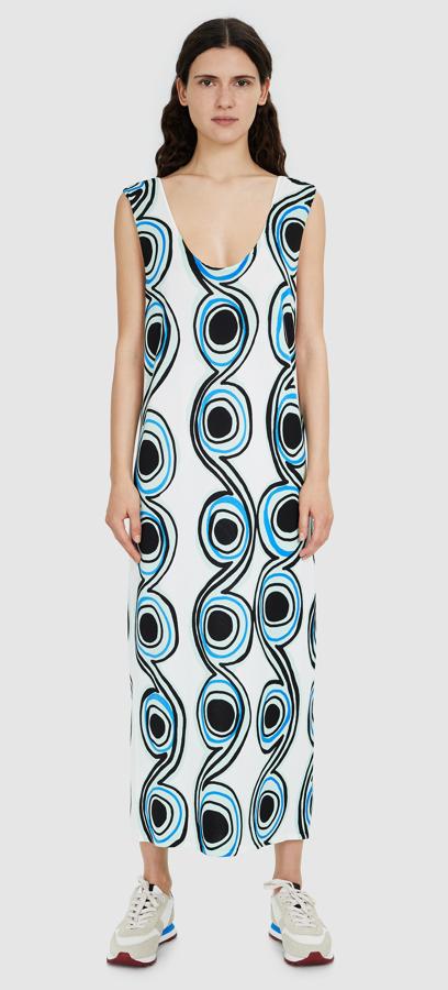 Vestido largo blanco con estampado de Bimba y Lola: 125 euros.