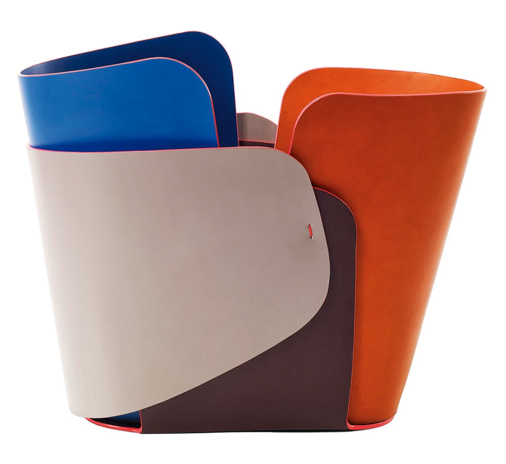 Les Petits Nomads es la primera colección de objetos de decoración de Louis Vuitton, que incluye este bol en piel, realizado en colaboración con Patricia Urquiola.