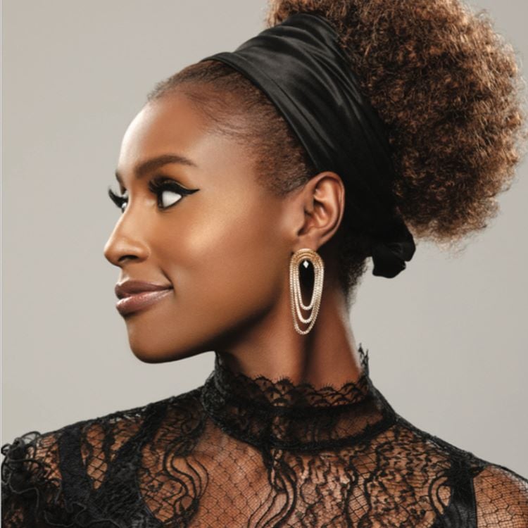 Este toque marrón canela al final de las melenas oscuras es un toque genial. Hay que hacerle caso a Issa Rae, la protagonista de “Insecure”: le queda maravilloso.