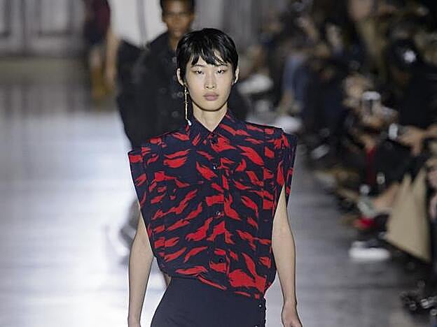 Clare apuesa por looks para mujeres reales, elegantes y modernas