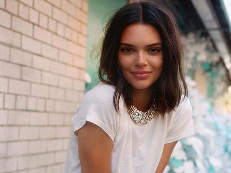 Fotos: Así consiguen Kendall Jenner o Ariana Grande sus labios bombásticos