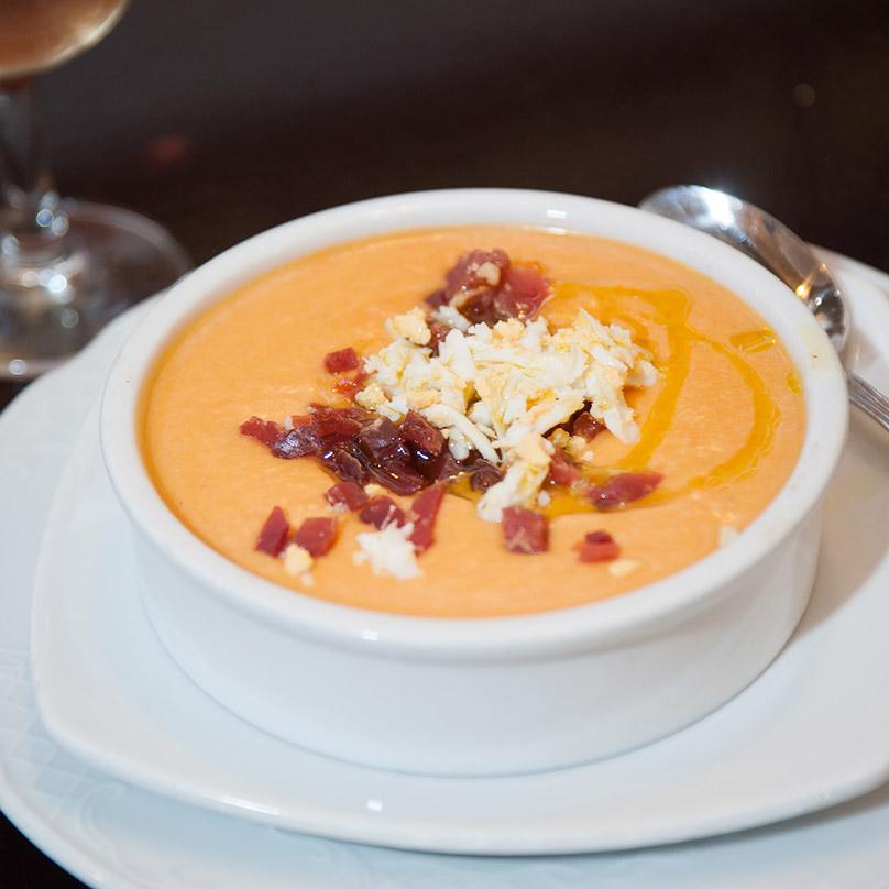 La Bodeguita Casablanca está en la Calle Adolfo Rodríguez Jurado, 12, de Sevilla
