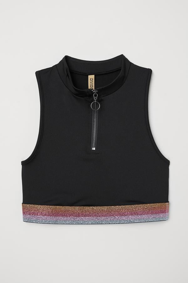 Para las orgullosas más atrevidas, este crop top es perfecto para marcar curvas y enseñar tripa. Una de las prendas más sexys de todas.