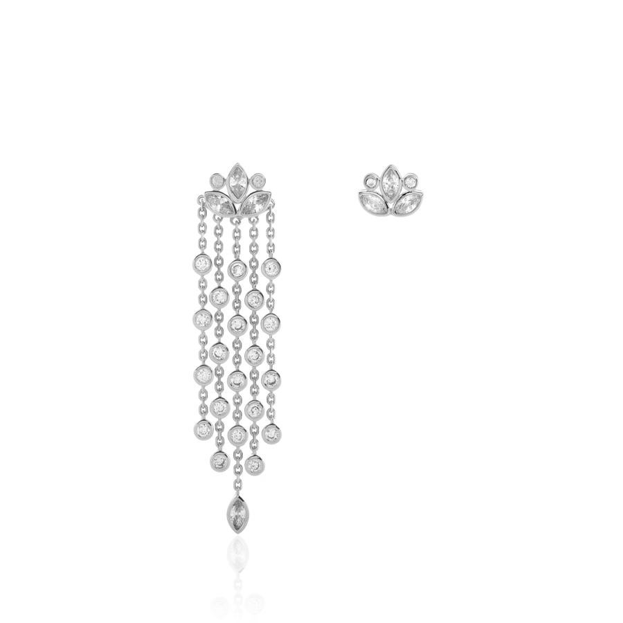 Pendintes asimétricos modelo Rania (195 €).