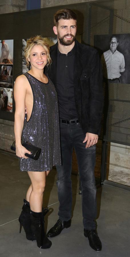 Shakira es la mujer de Piqué, defensa de La Roja, con quien tiene dos hijos.