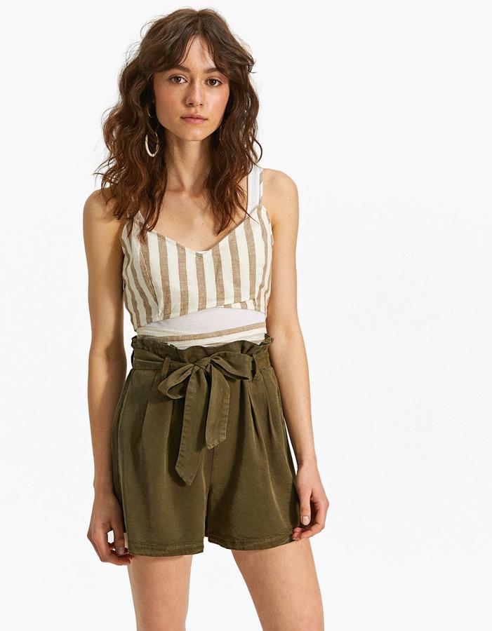 Short de lazo en color verde, 15,99 euros.