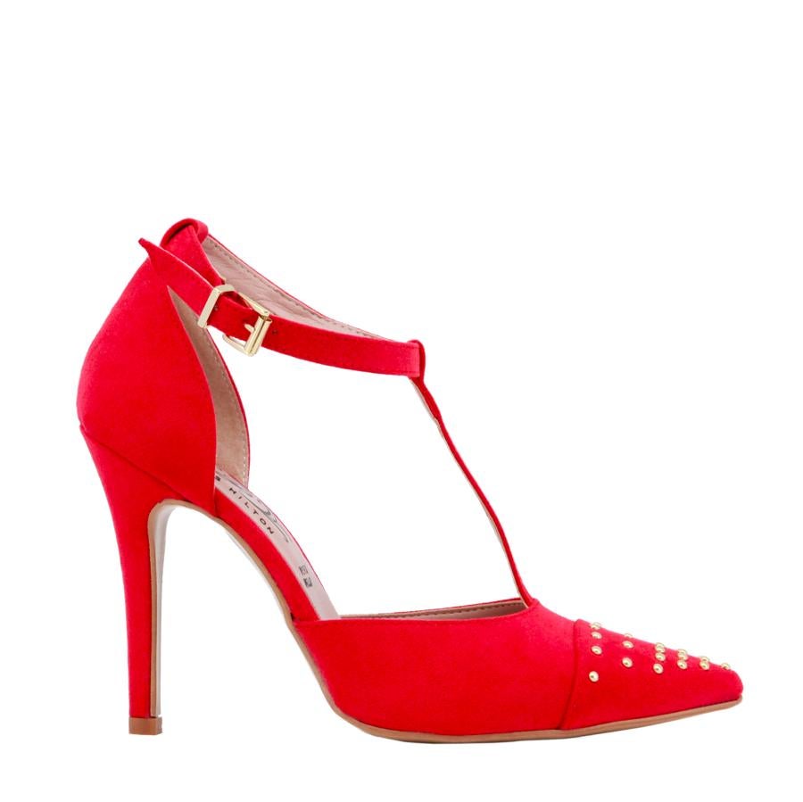 En ante y con detalle de tachuelas en la punta, es uno de los modelos de Oh My!