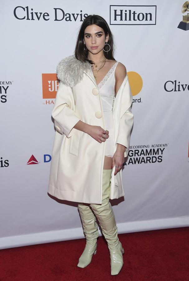 A ella le gusta lucirse y vestir casi en ropa interior, como en este caso. Este es un total look de Marc Jacobs.