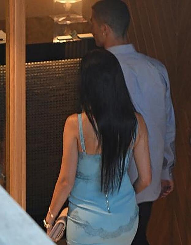 Detalle de la parte trasera del vestido de Georgina Rodríguez.