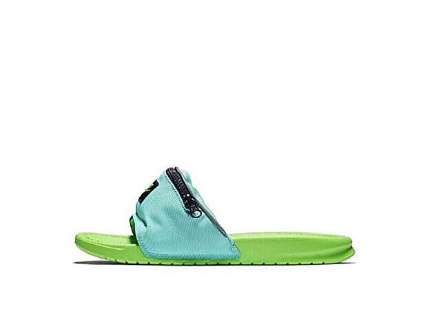 El híbrido de Nike: Las chanclas con riñonera para el verano