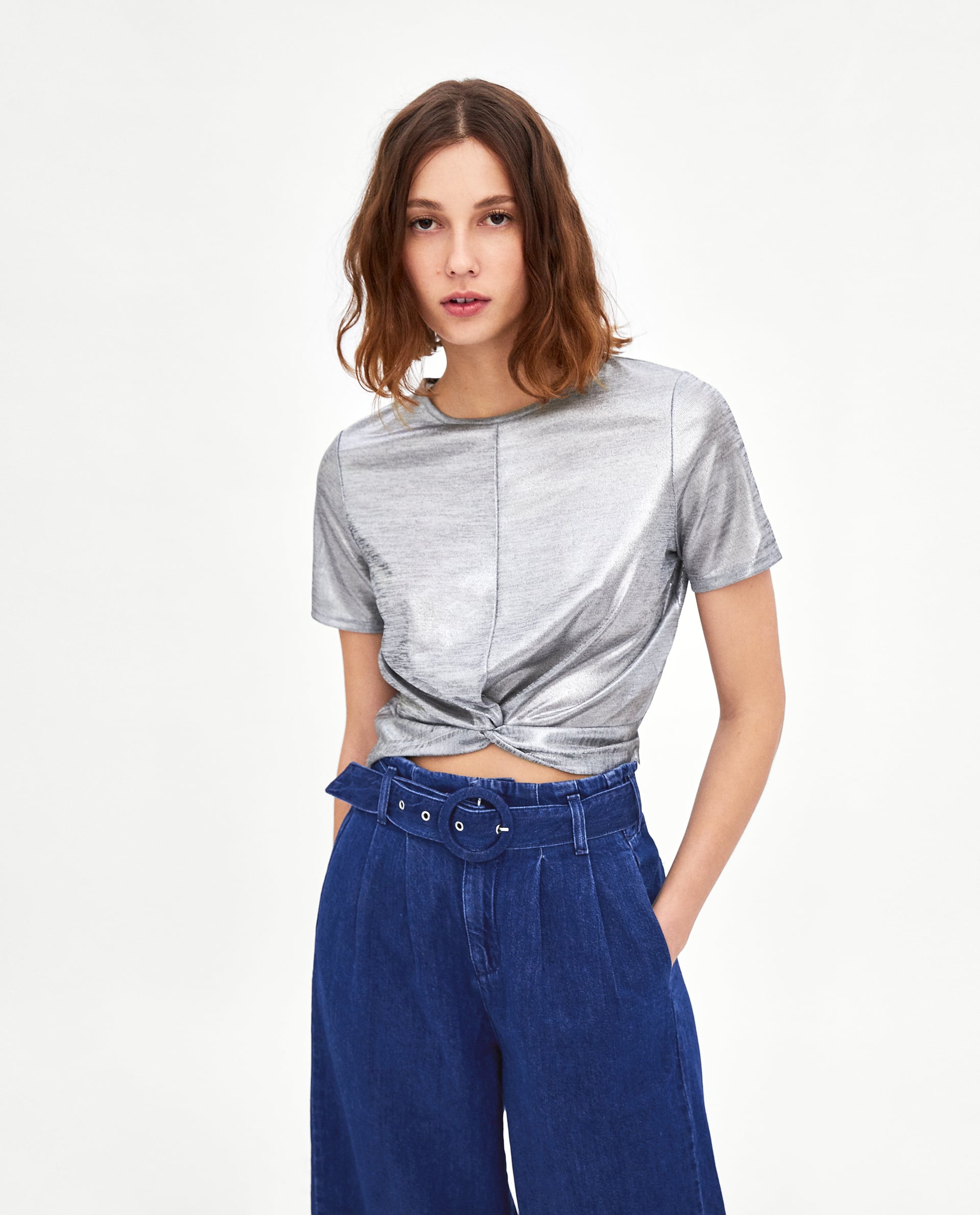 Camisa con frunce, ideal para llevar con vaqueros: 9,95 euros.