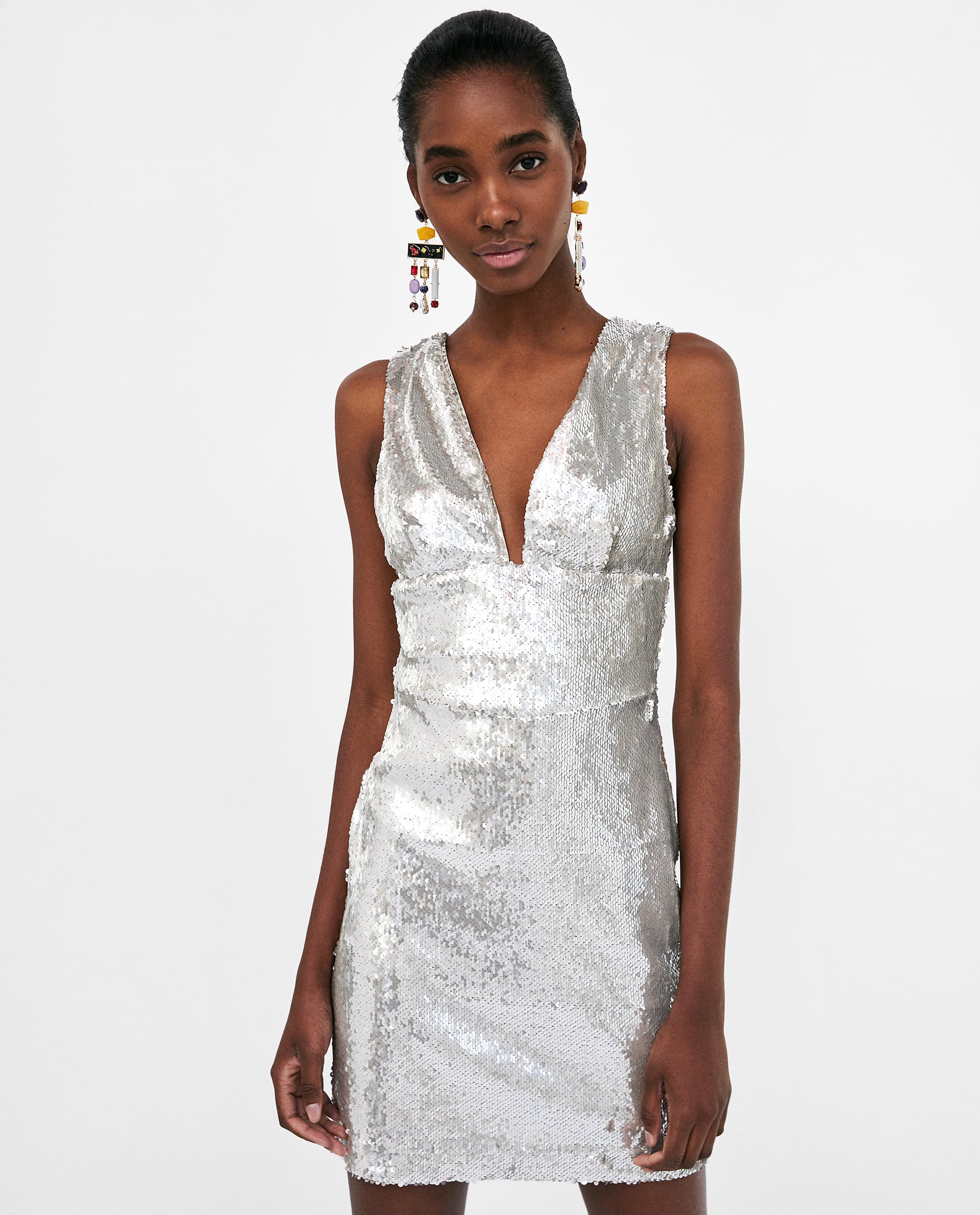 Vestido de lentejuelas de Zara: 39,95 euros.