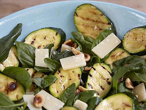 El resultado final de nuestra ensalada de calabacín.