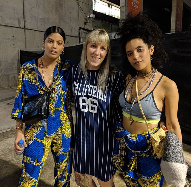 El talento para el remix de las chicas del dúo francés Ibeyi es evidente. Se terminó el monoraíl de estilo: se impone mezclar.