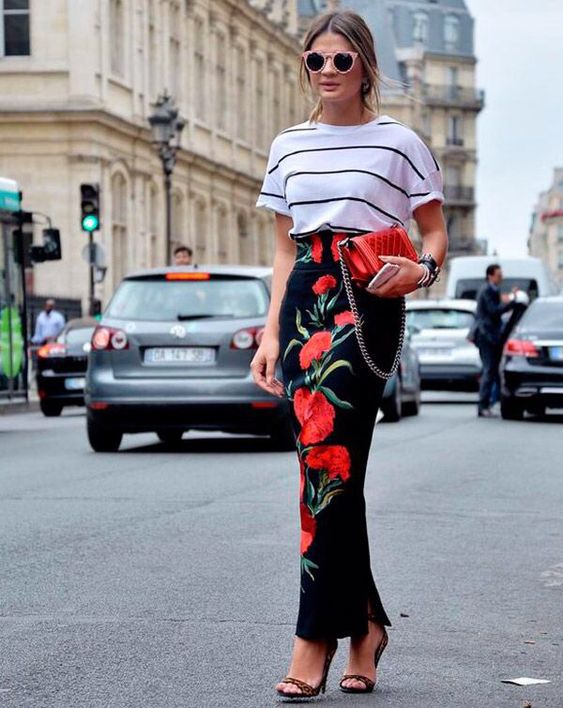 Romper los conjuntos coordinados con unas rayas logra el milagro de la informalidad.