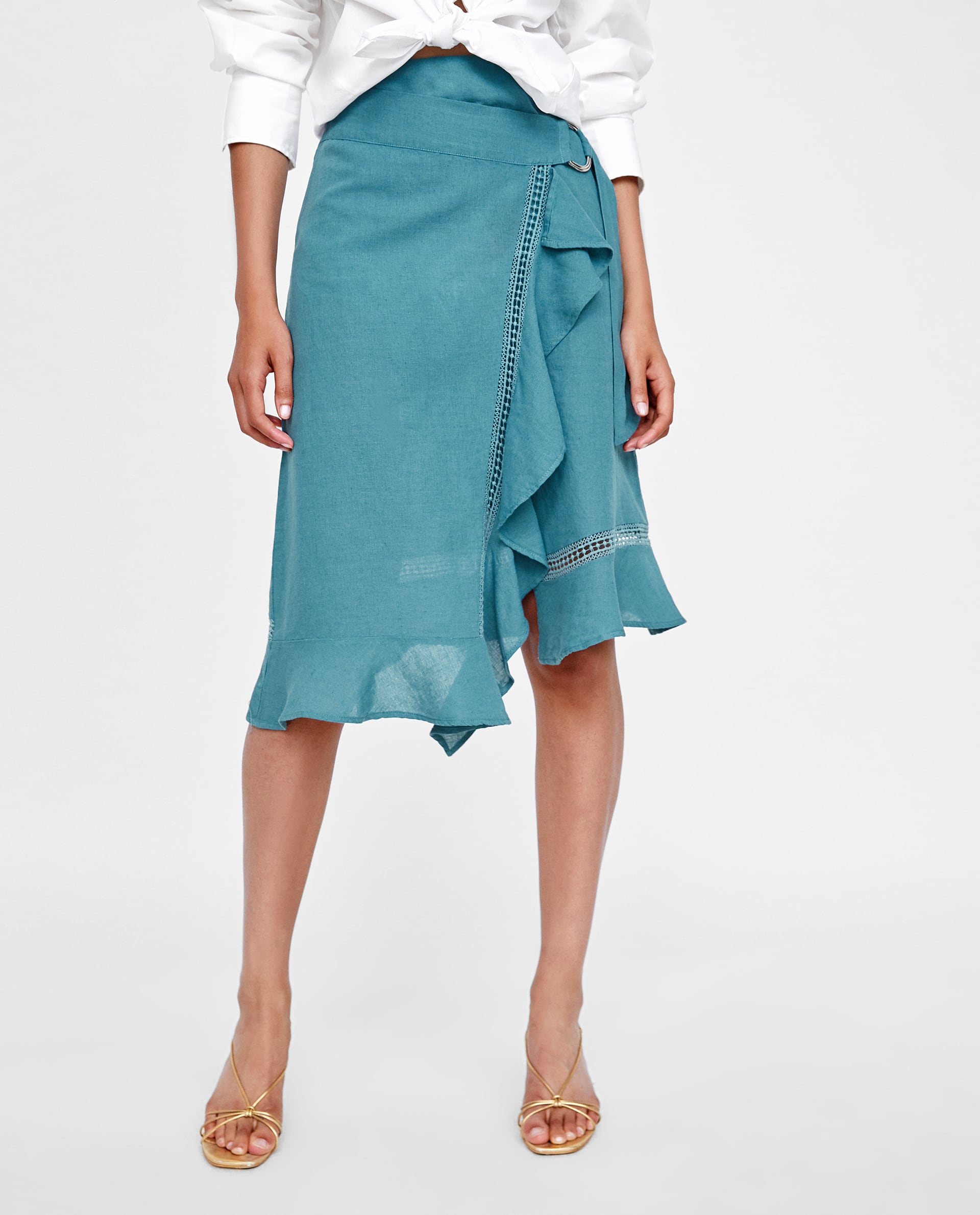 Falda mini estampada con cremallera, de Zara: 19,95 euros.