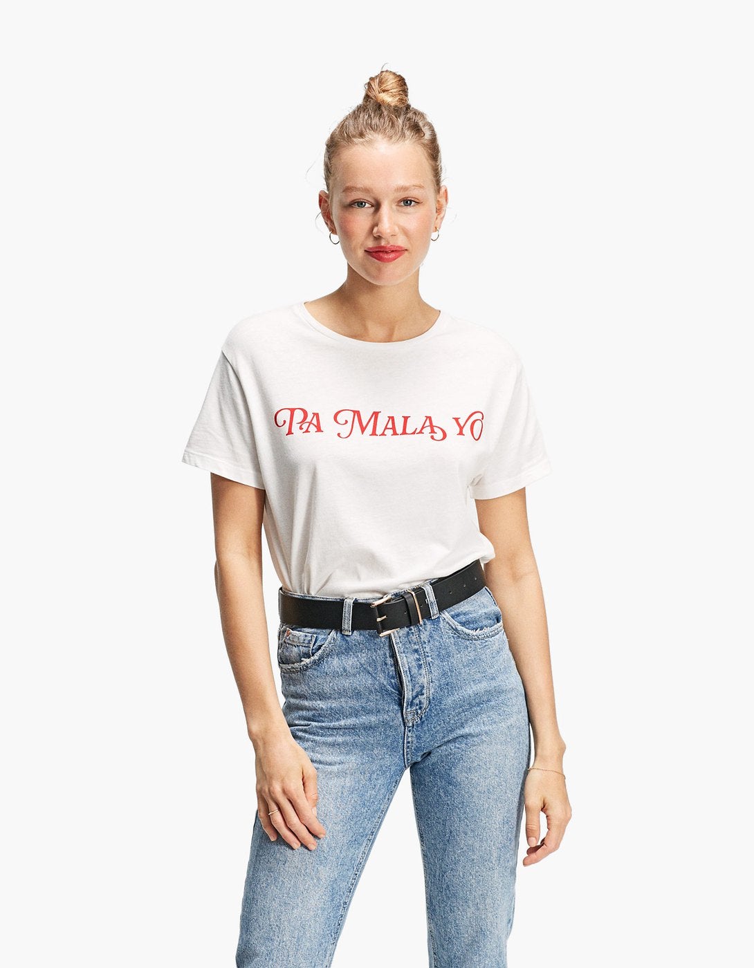 Camiseta ‘Pa mala yo’ de Stradivarius: 15,99 euros.