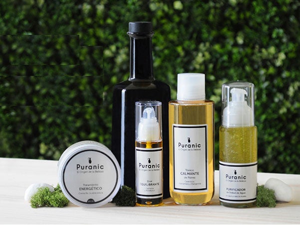 1. Puranic: Fundada en el 2008 por un naturópata especializado en dermatología y un bioquímico, Puranic conjuga extractos botánicos y minerales bio con avanzada tecnología cosmética y métodos tradicionales. Envasados en cristal para preservar intactas todas las propiedades de sus activos, sus cosméticos están exentos de colorantes, conservantes y siliconas, y ofrecen formulaciones maestras a base de extractos naturales. Su Firming Elixir y su Magna Cream son dos auténticos superventas.
