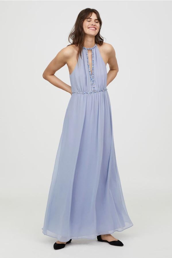 Vestido largo azul claro de gasa, 47,99 euros.