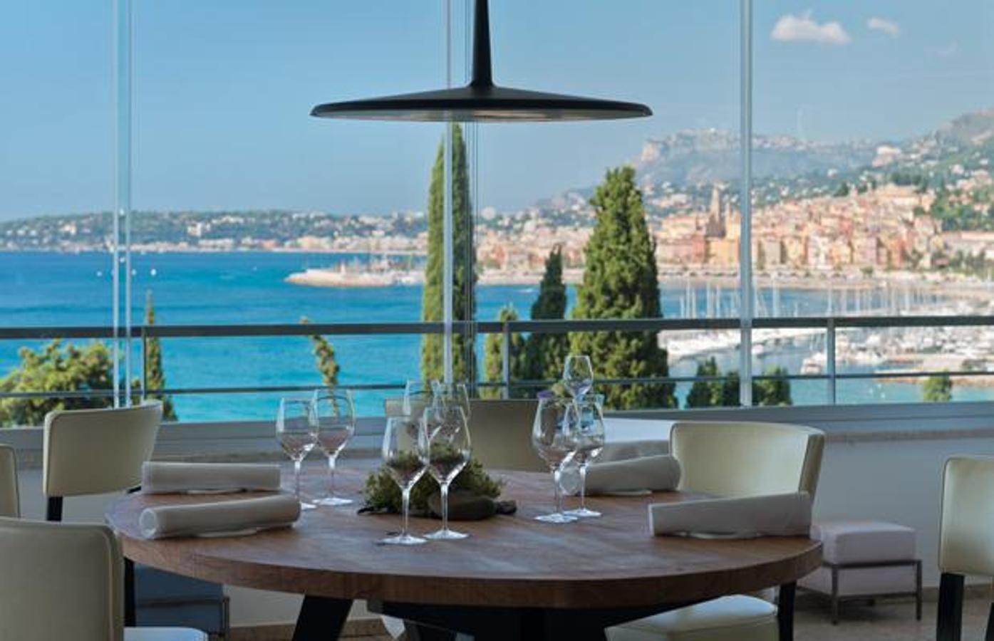 Mirazur, en la localidad francesa de Menton, completa el podio de los mejores restaurantes del mundo con una reseñable tercera posición.