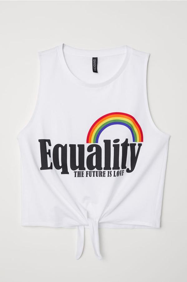 Camiseta sin mangas, con nudo delantero y mensaje estampado, 9,99 euros.