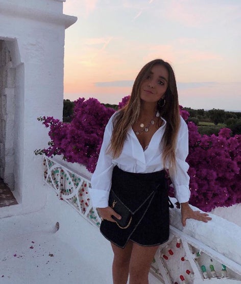 Inés Arroyo fundó  Laagam  y parece que la firma va genial. Tiene unas prendas preciosas que nos parecen ideales para crear looks especiales y originales.