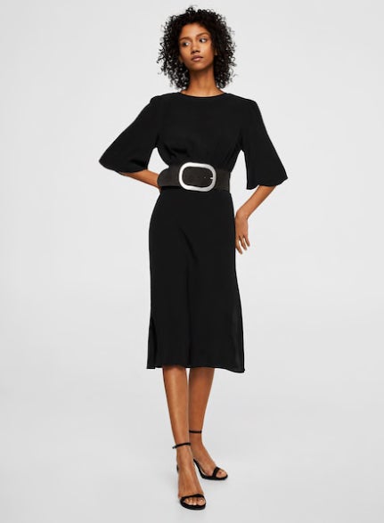 Vestido con manga acampanada de Mango: 19,99 euros.
