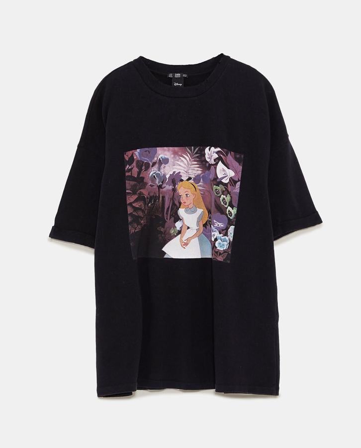 De dibujos animados, como esta de Alicia, para darle el punto divertido y menos formal al 'outfit'.