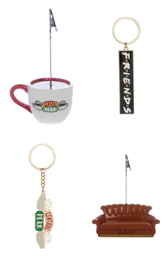 Un llavero con las llaves de tu casa es una invitación a muchas cosas, y más si están inspirados en 'Friends'. Acompáñalo de un mensaje con mucho sentimiento cogido con una de estas pinzas y... voilá!