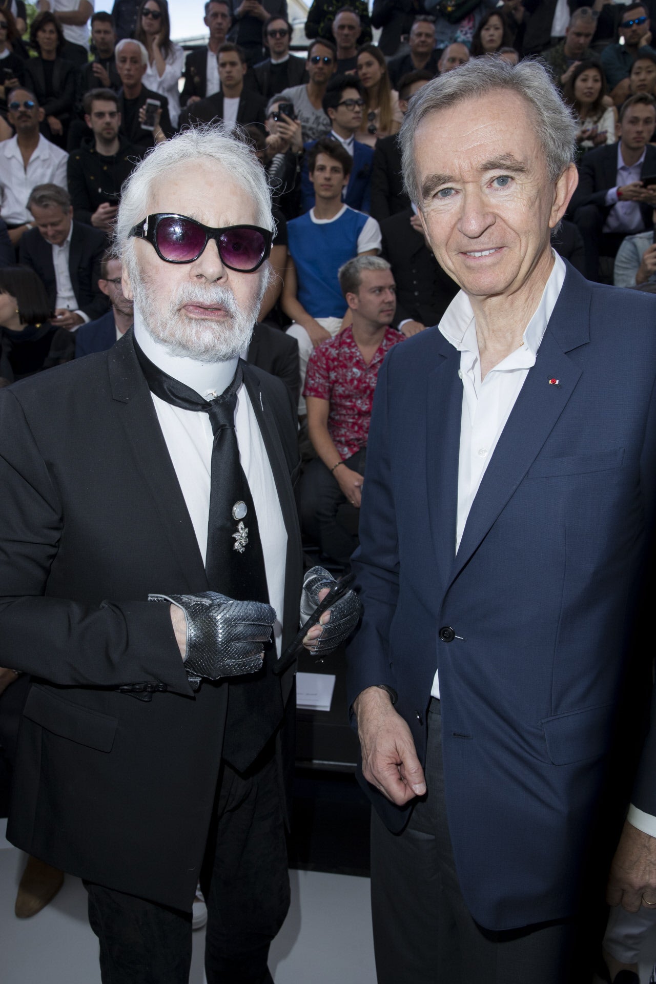 Ni el director creativo de Chanel, Karl Lagerfeld, se perdió el evento. Aquí posaba con Bernard Arnault, de LVMH.
