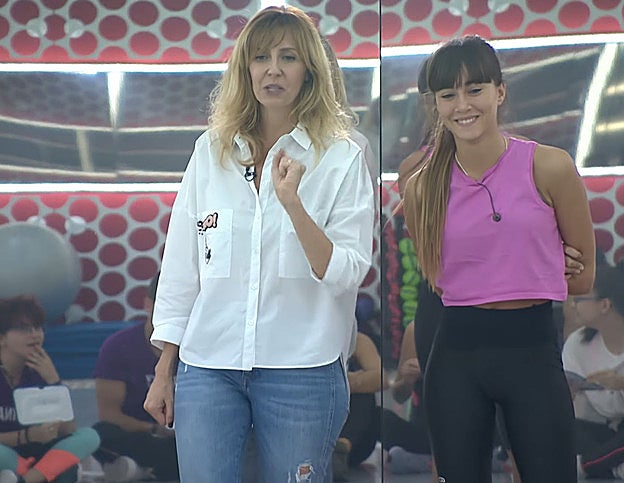 Andrea Vilallonga, en una de las sesiones con Aitana y el resto de los concursantes de OT 2017.
