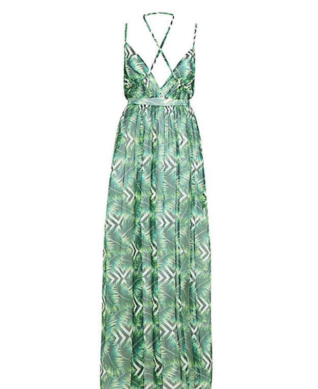 Vestido maxi de malla con estampado de palmeras Paris Hilton, 56 euros.