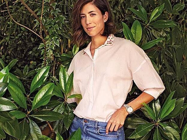 Camisa de Virgihin's Mood y pantalón de COS.